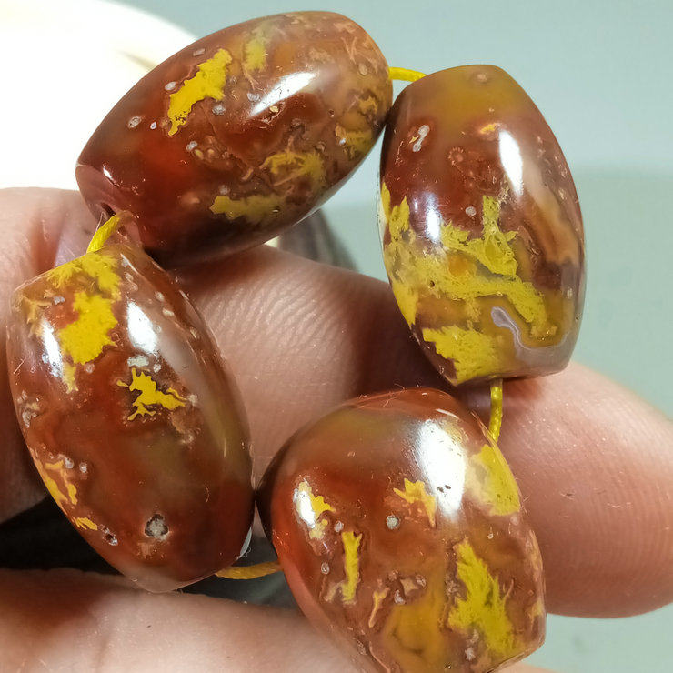 正宗宣化战国红玛瑙纯天然文玩配饰三通佛头 无裂无纹 有草花矿点