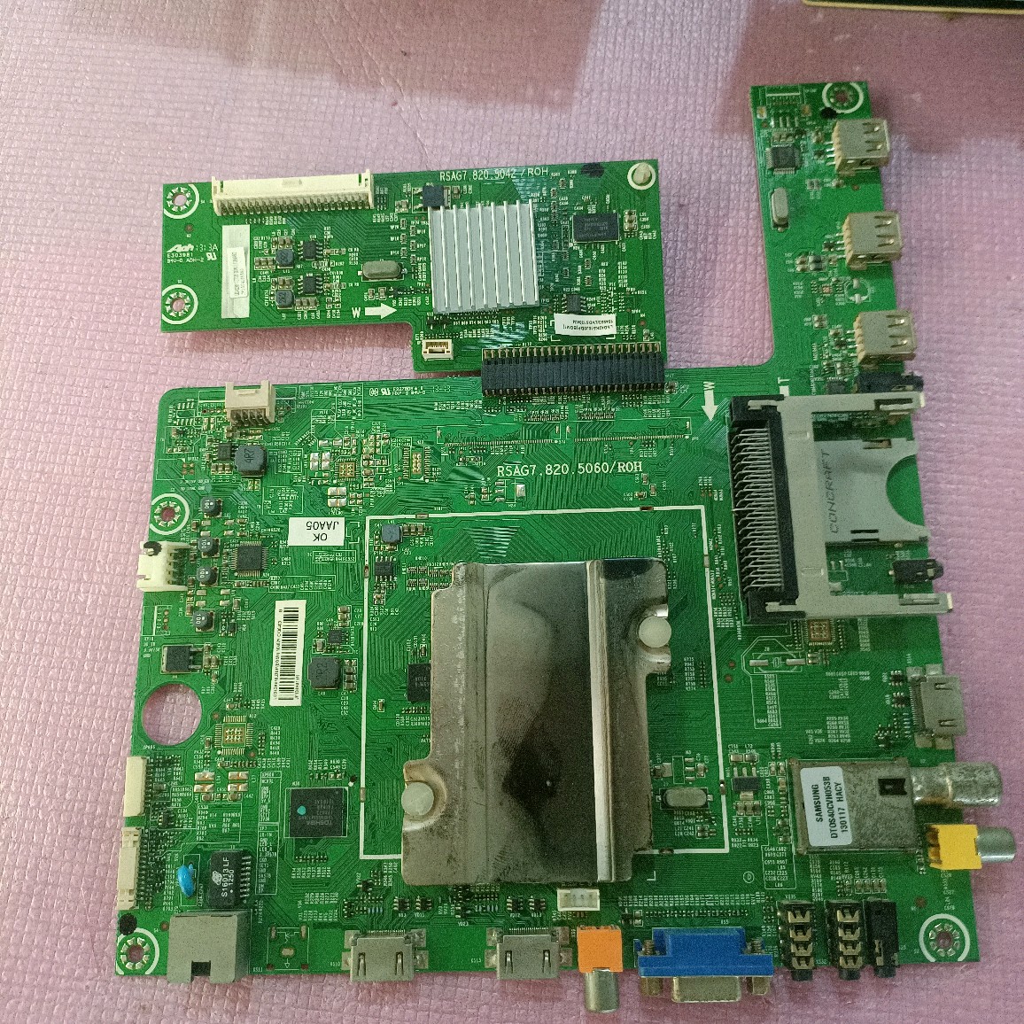 海信LED42K610J3DP主板RSAG7.820.5060(BOM1/21)屏HE420HFR-B21