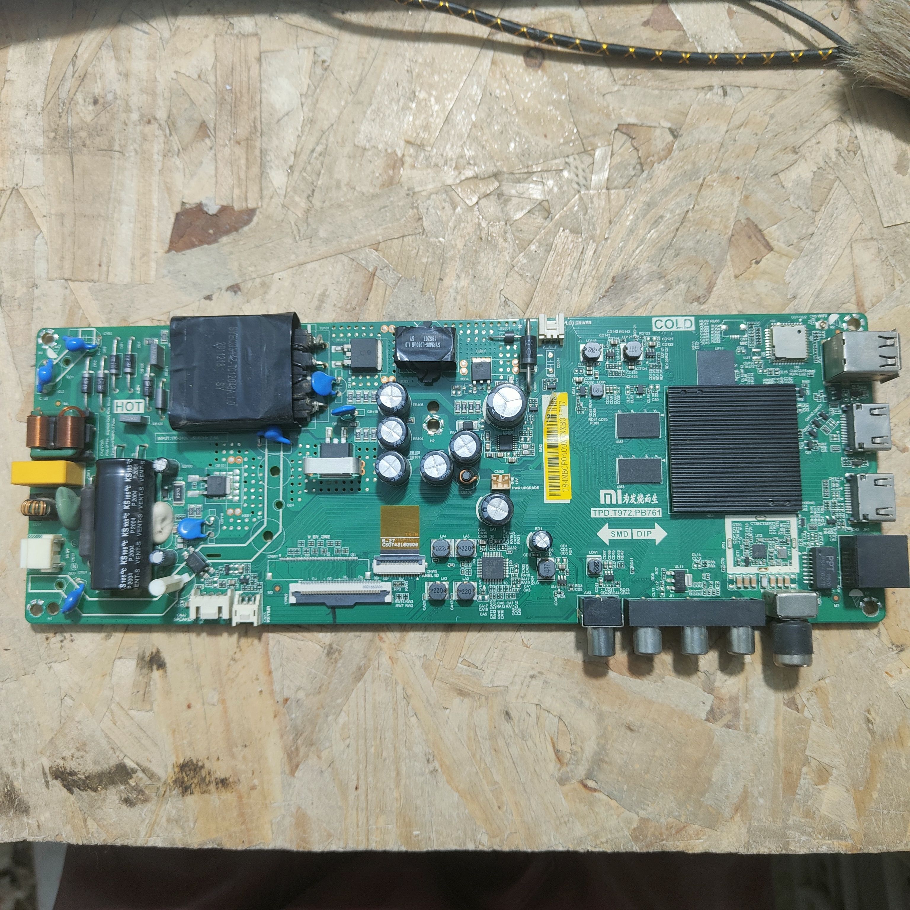 原装小米L43M5-ES主板TPD.T972.PB761配屏CSOT实拍图
