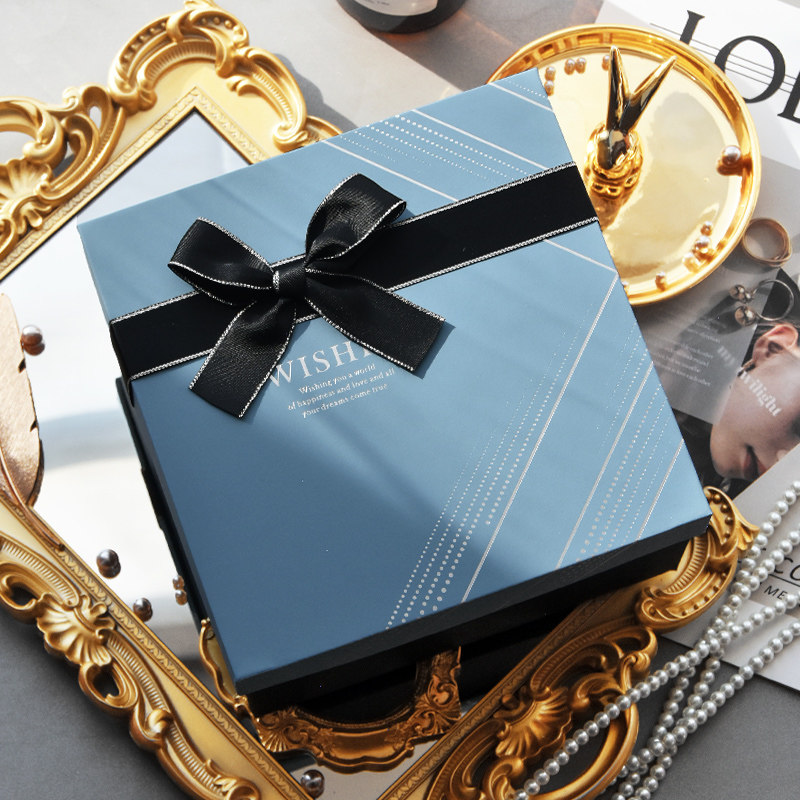 礼物盒包装盒正方形小号香水口红礼盒空盒生日高档仪式感礼品盒子