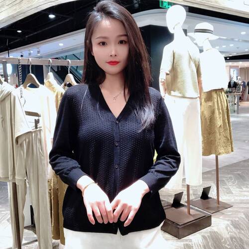 LanaFaY 女士V领简约针织衫L3X836