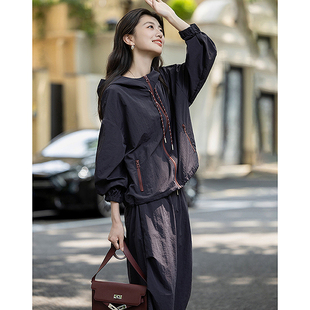 dme德玛纳黑科技运动风连帽撞色拉链上衣松紧腰半裙套装两件套