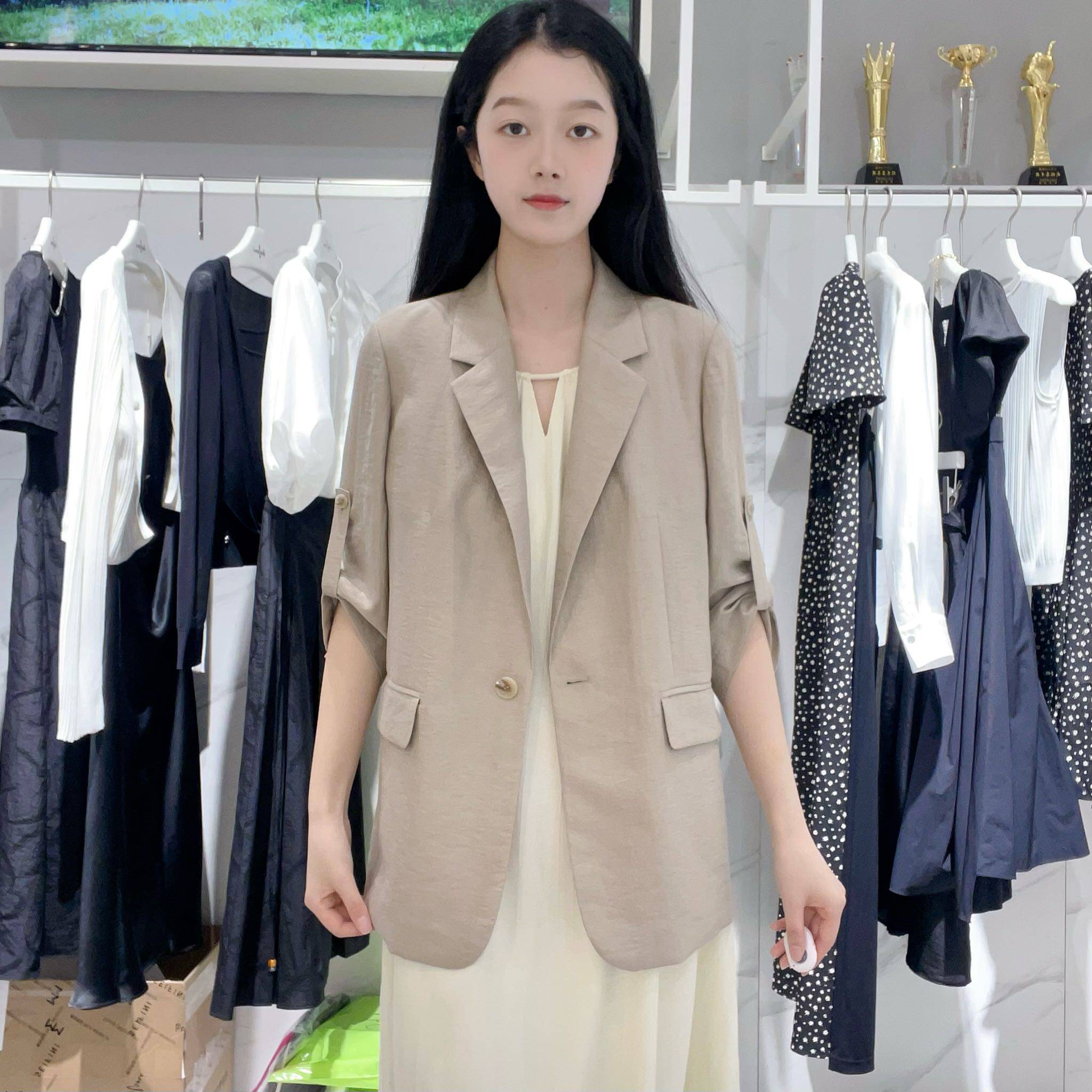 伊芙丽女士优雅温柔外套1G5110503