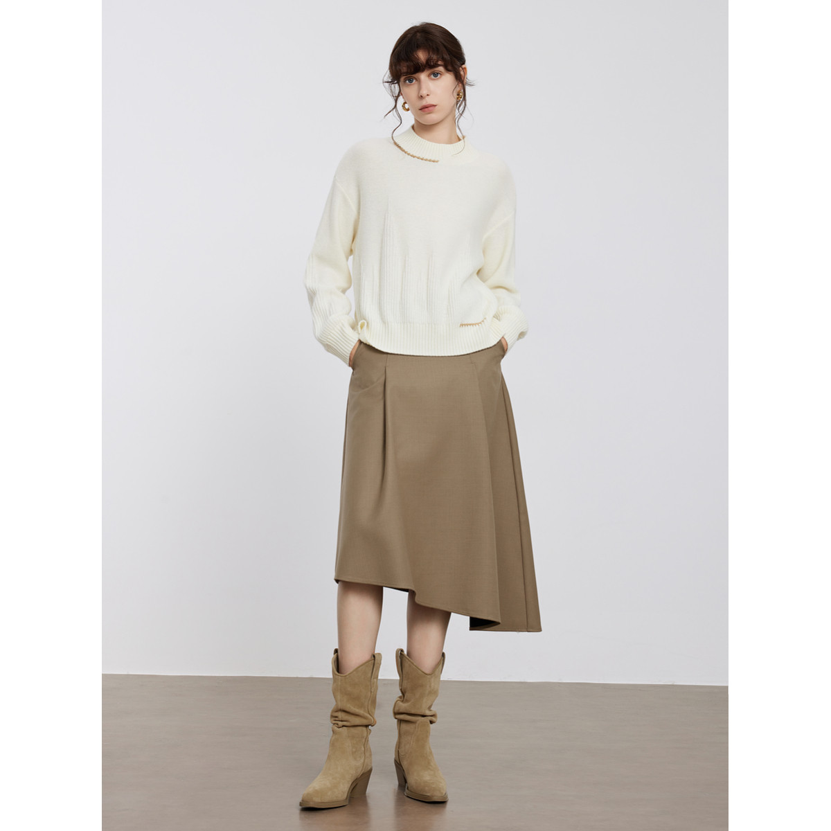 ELLE卡其色高级感斜裙摆半身裙女2024冬季款小个子高端精致裙子