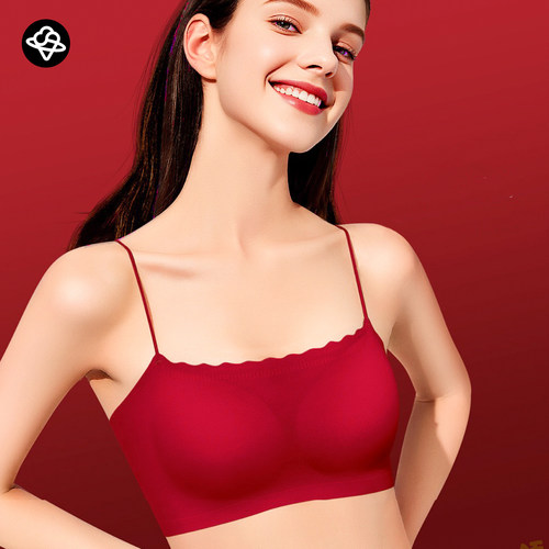 超细肩带的少女安可拉红内衣