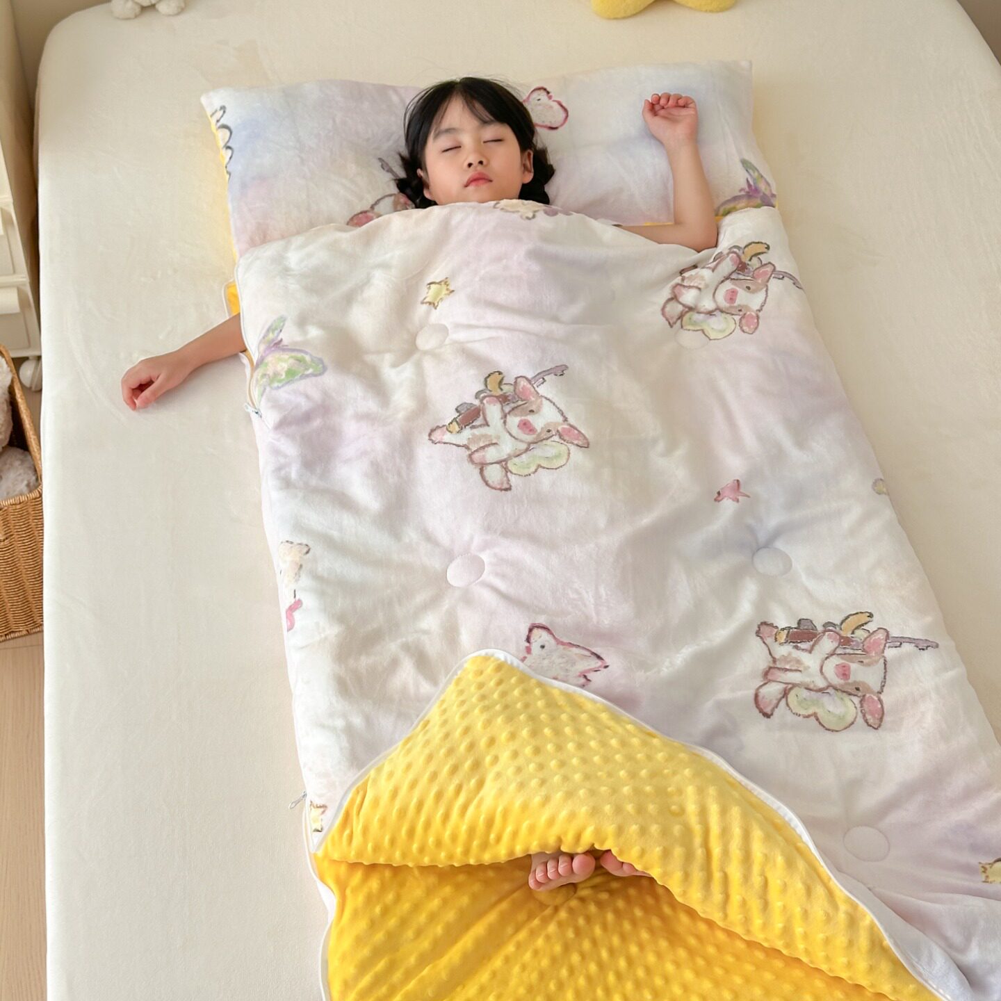冬季加厚牛奶绒保暖儿童睡袋一体式防踢被幼儿园午睡被防风豆豆被
