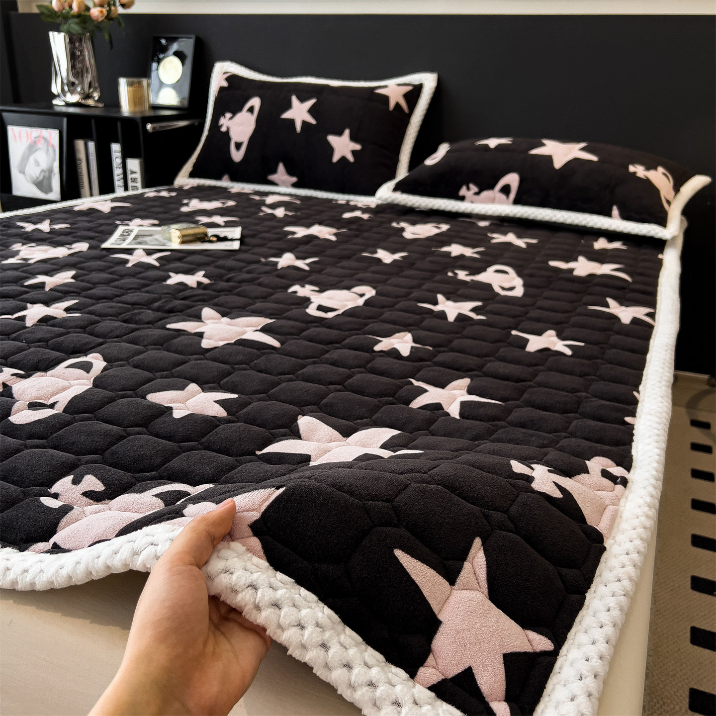 秋冬加厚牛奶绒床垫学生宿舍单人床褥垫珊瑚绒床盖软垫子加绒床单