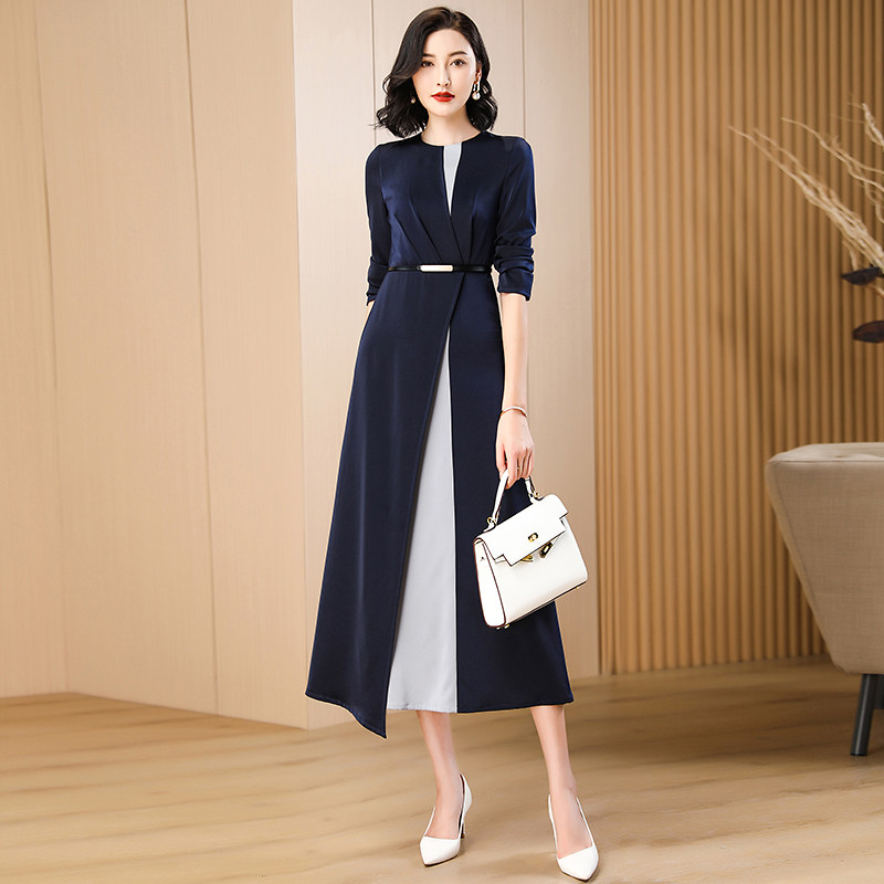 藏蓝色拼接连衣裙2022秋季新款高级感气质洋气显瘦减龄大摆裙子