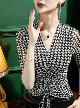 2025夏季新款V领亮丝千鸟格打底衫女五分袖夏装性感绑带上衣小衫