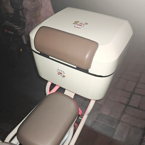 小牛电动车U1E后备箱尾箱