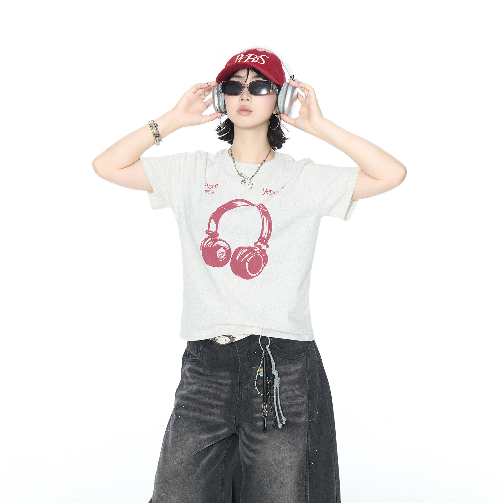 美式街头甜辣风短款耳机印花短袖T恤女2025夏季新款正肩修身上衣,女装/女士精品,T恤,淘宝优惠券,粉丝福利购,淘宝优惠卷