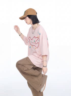 韩系设计感印花t恤女短袖夏季新款复古粉嫩半袖宽松复古百搭上衣