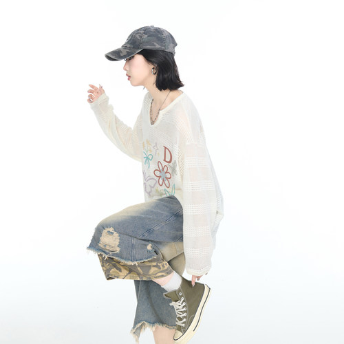 美式潮牌V领镂空轻薄微透蝴蝶长袖T恤女松弛感防晒罩衫上衣春秋