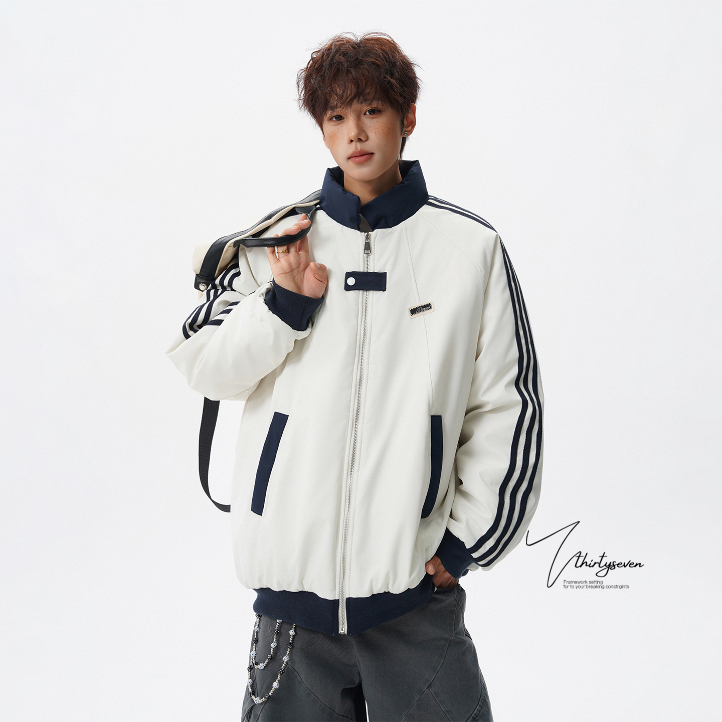 美式学院风撞色拼接立领棉衣男