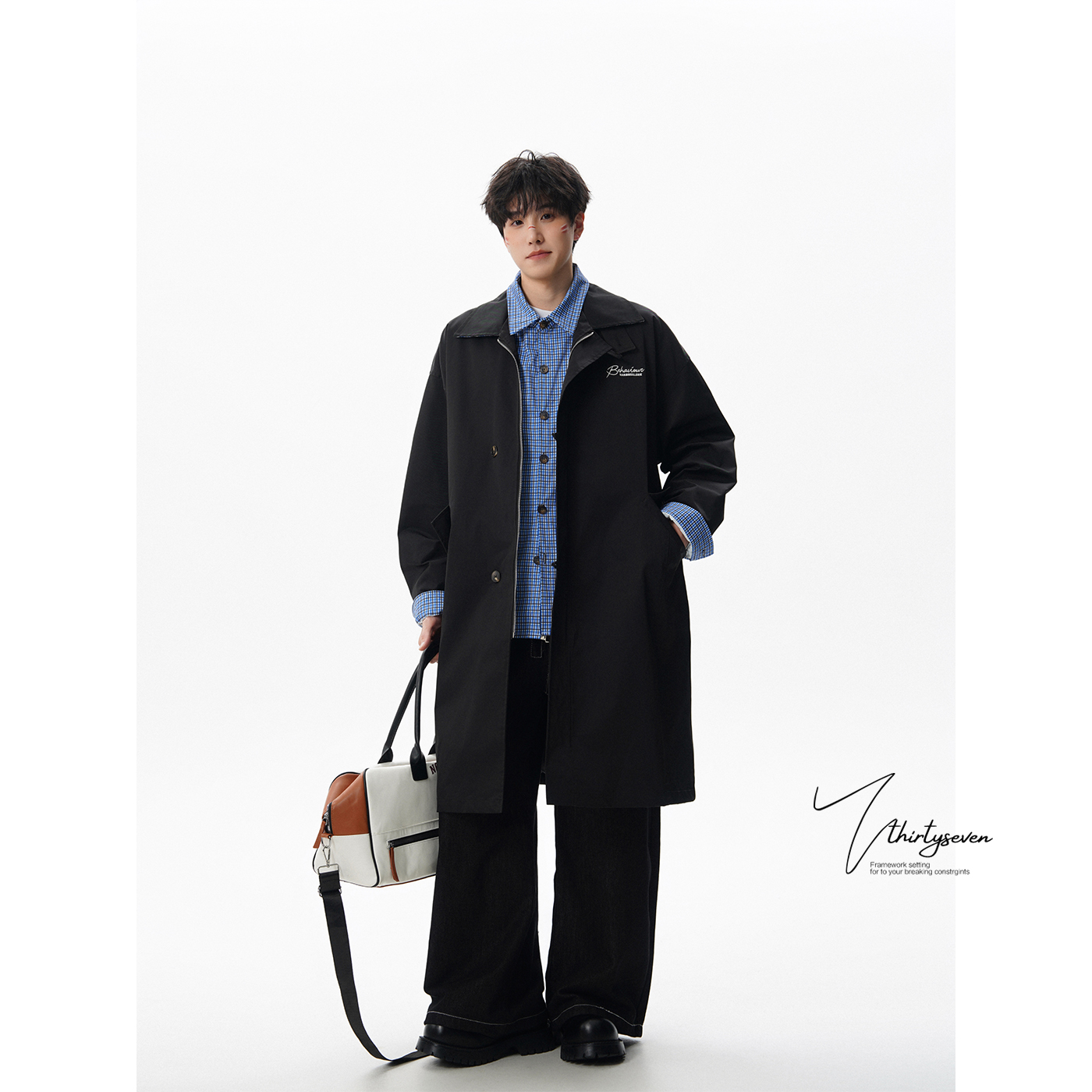 韩系氛围感格子拼接过膝风衣男