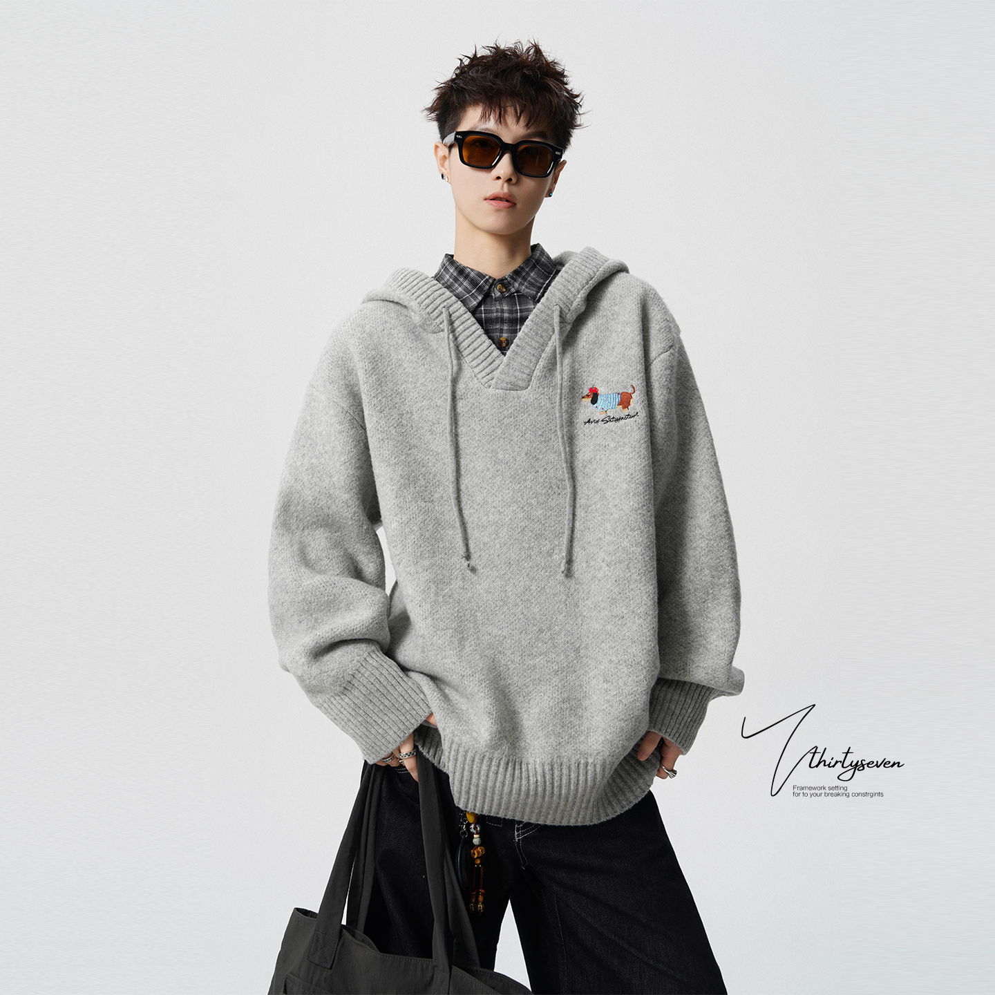 美式痞帅小狗刺绣连帽毛衣外套男