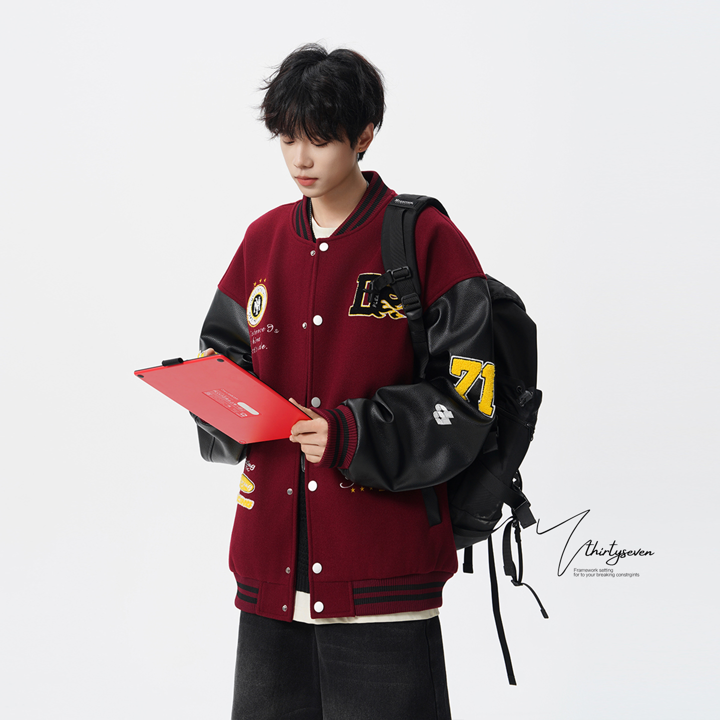 V37美式复古刺绣印花夹克