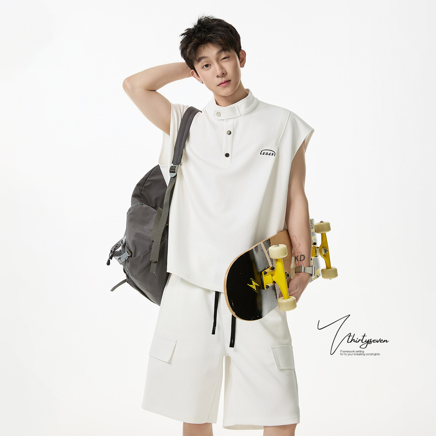 V37美式解构立领短袖短裤运动套装男夏季潮流vibe白色休闲两件套