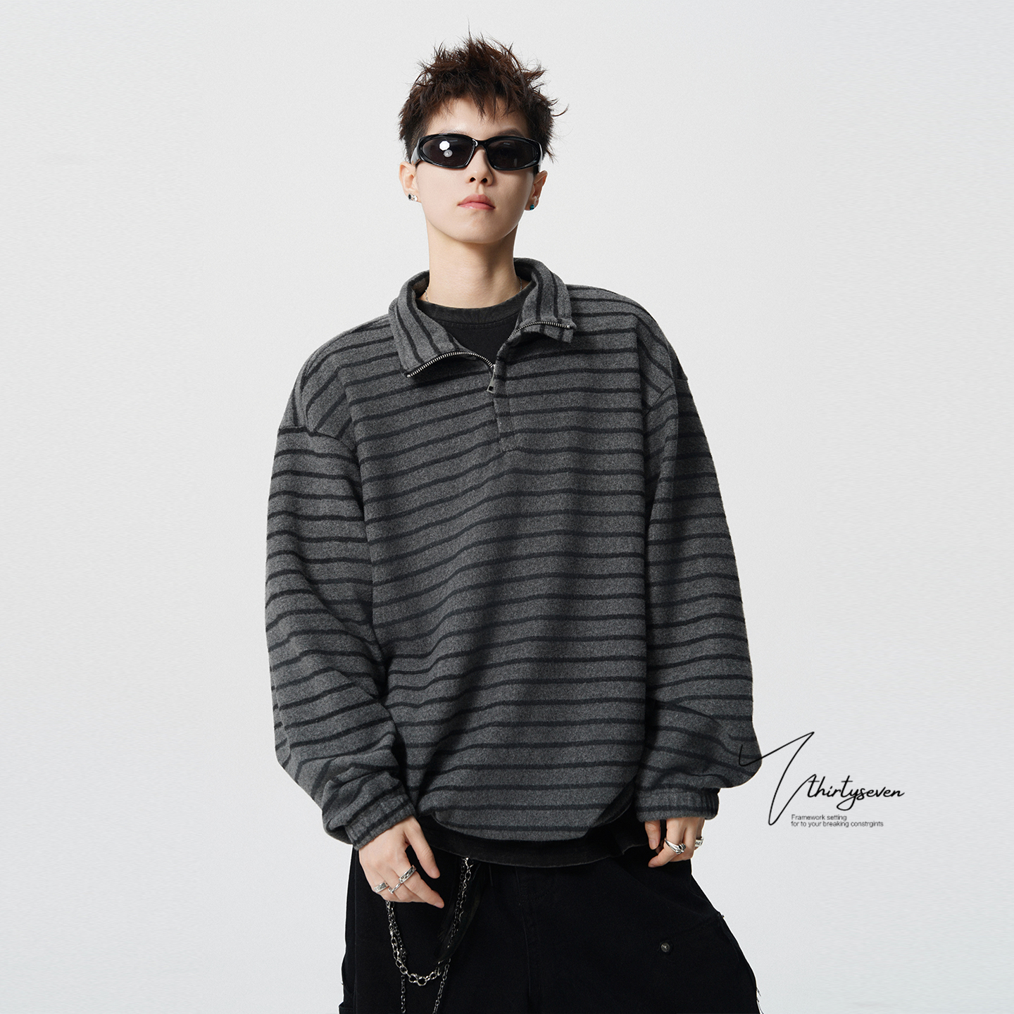 高街复古条纹撞色半拉链卫衣男