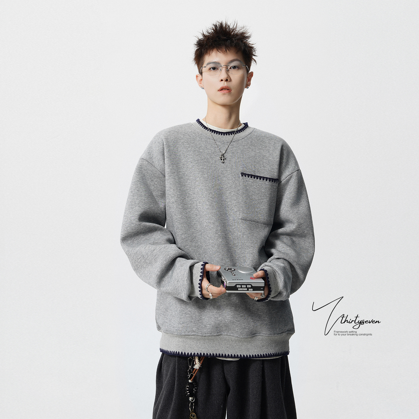 潮牌撞色拼接卫衣男秋