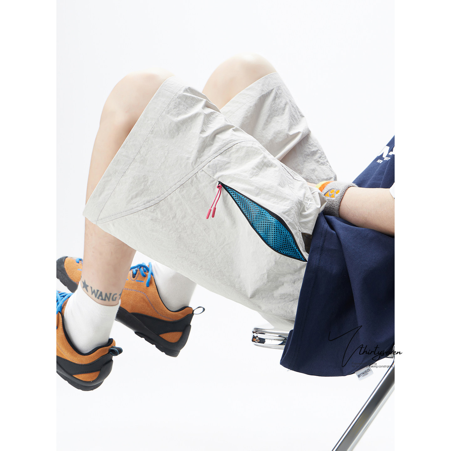 V37户外拉链透气网孔冰丝速干短裤男夏美式纯色运动休闲五分中裤