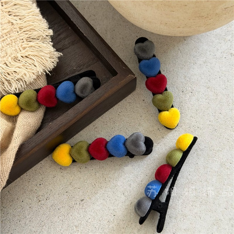 韩版甜美彩色植绒爱心鸭嘴夹发夹