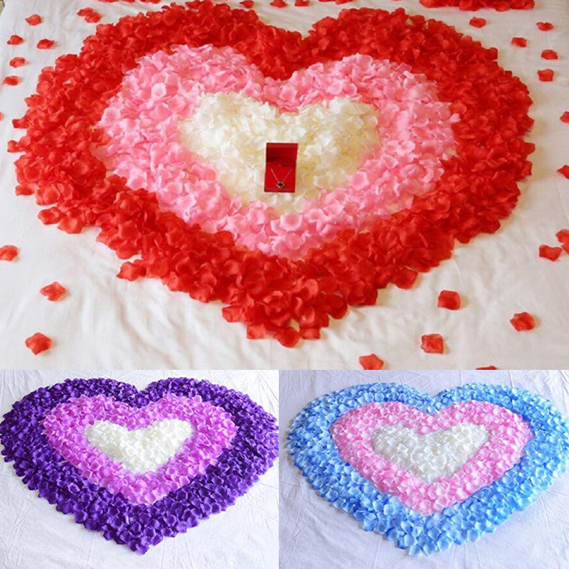 玫瑰花瓣房间布置浪漫七夕表白