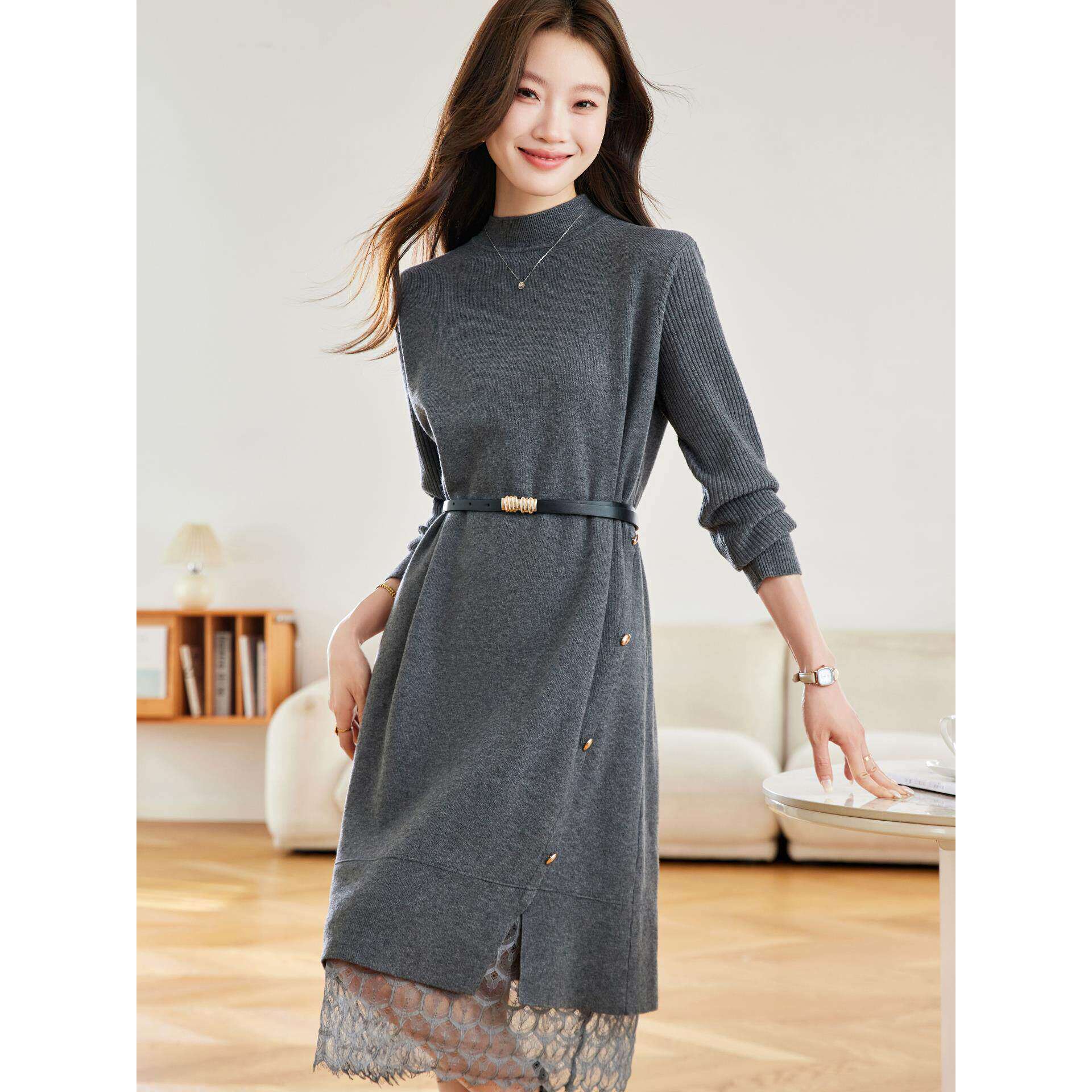 2025秋冬新款中长款连衣裙气质高级感蕾丝拼接配大衣打底针织长裙