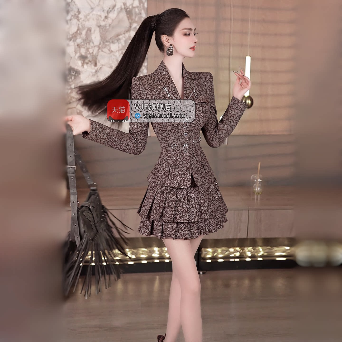 VJE春季暗纹印花西装造型百褶裙两件套2026新款修身减龄OL套装裙