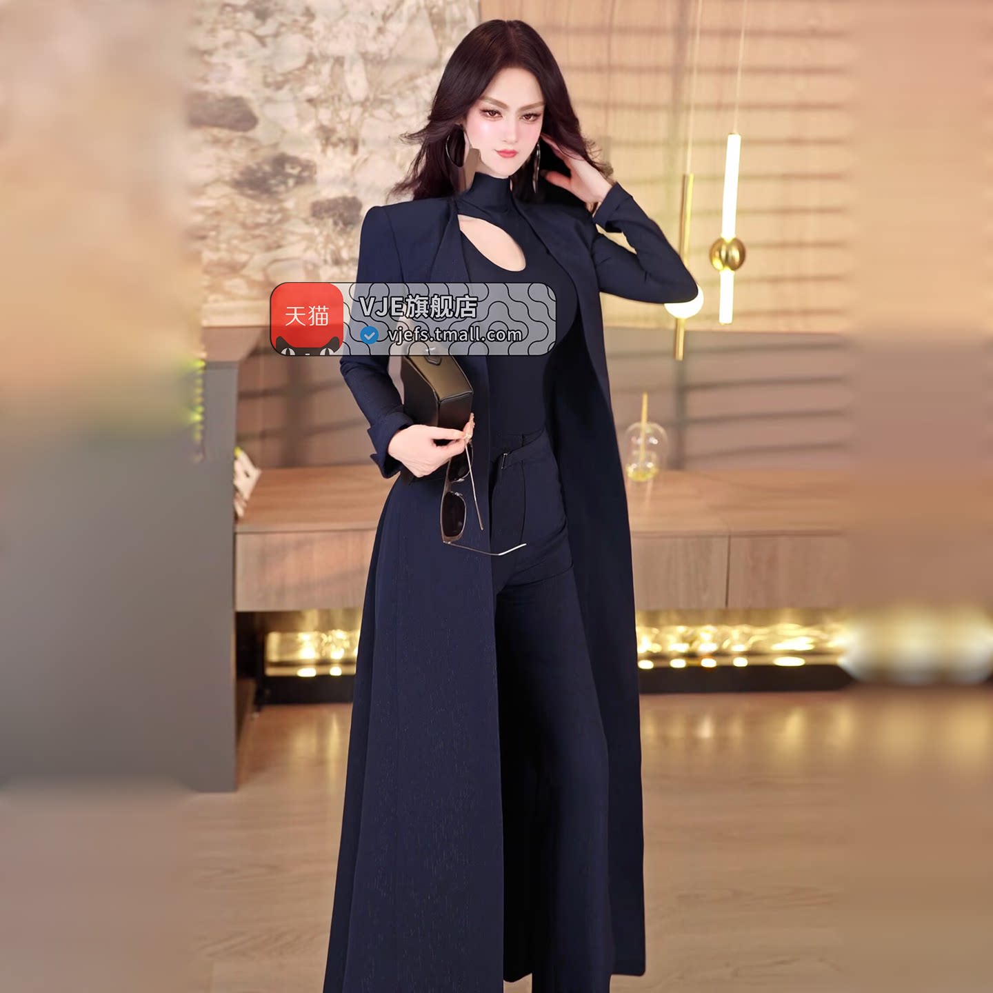 VJE春季女王范长袖风衣喇叭裤镂空T恤三件套2026新款不撞款套装