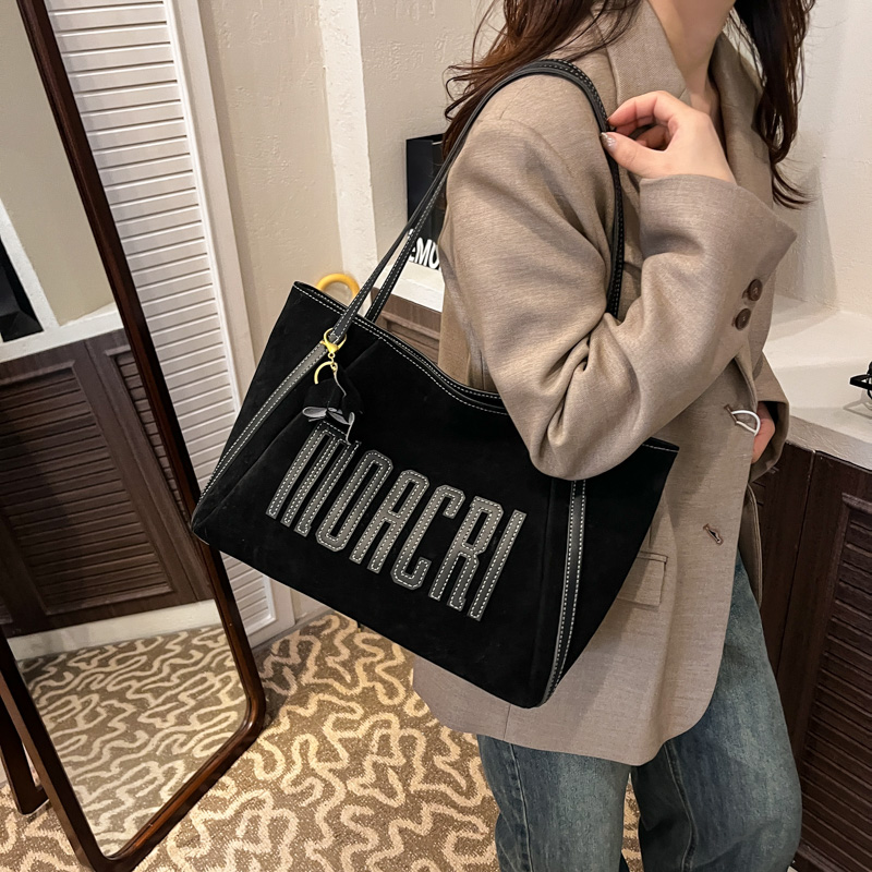 时尚大容量单肩托特包