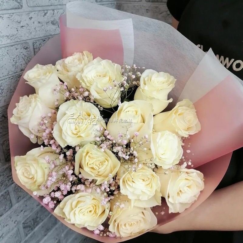 俄罗斯送花白色同城玫瑰