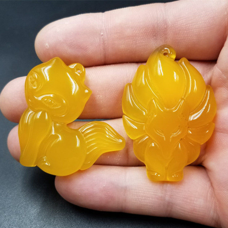 新款精美天然玉石a货冰种黄玉髓狐狸挂件玉髓九尾狐吊坠玉坠