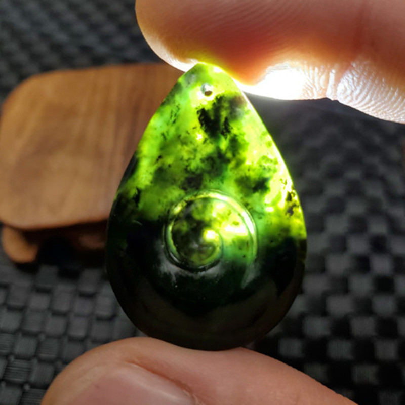 新款精美天然玉石新疆墨玉水滴挂件墨绿蛇纹石玉水滴吊坠玉水滴
