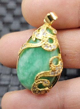 翡翠玉干青水滴玉石挂件白底青