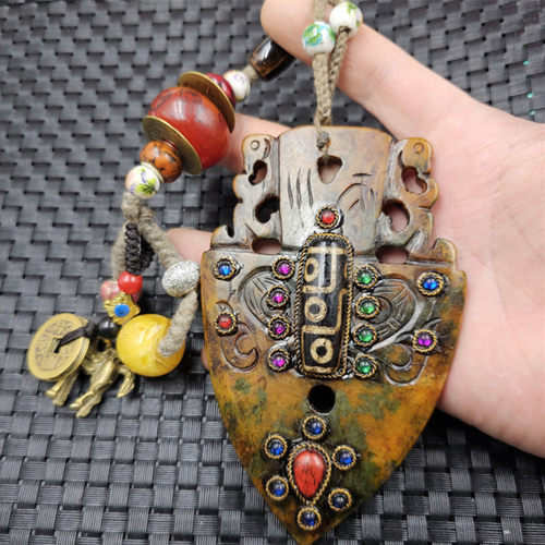 九眼天珠镶嵚仿古壁玉石手把件