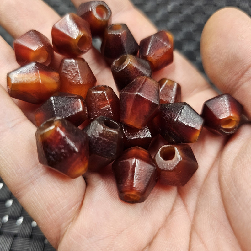 包浆红玛瑙大孔六棱珠路路通玉石散珠玉髓腰鼓珠多棱桶珠饰品配件