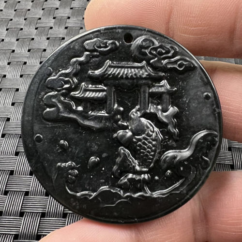 玉石挂件新疆和田墨玉鲤鱼跳龙门挂件墨绿蛇纹石玉吊坠玉牌项链坠