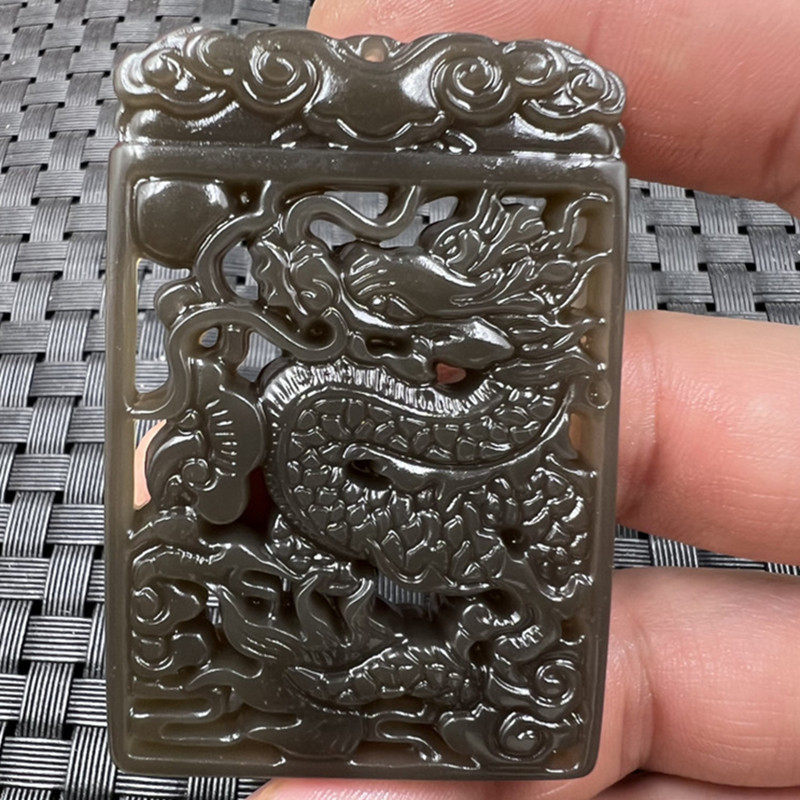 新疆和田外蒙料生肖龙挂件烟紫色龙牌吊坠双面雕刻镂空挂件仿玉石