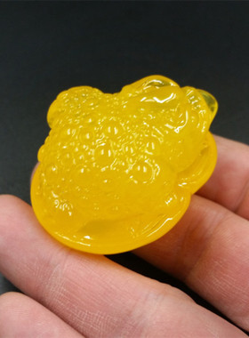 仿蜜蜡鸡油黄金蝉吊坠新款特价