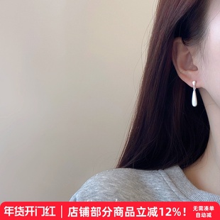 七与 雨滴美学 清冷感耳环长期主义极简拉丝水滴冷淡设计耳钉