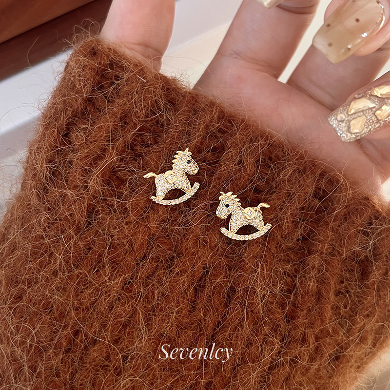 七与 马上有钱耳钉超闪本命年钱币木马马年锆石新年925银针耳环女,饰品/流行首饰/时尚饰品新,耳钉,淘宝优惠券,粉丝福利购,淘宝优惠卷
