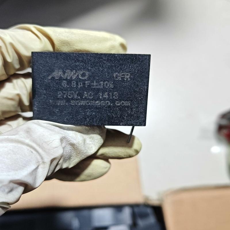 anwo电容，275v  6.8uf东西如图  一共(议价）