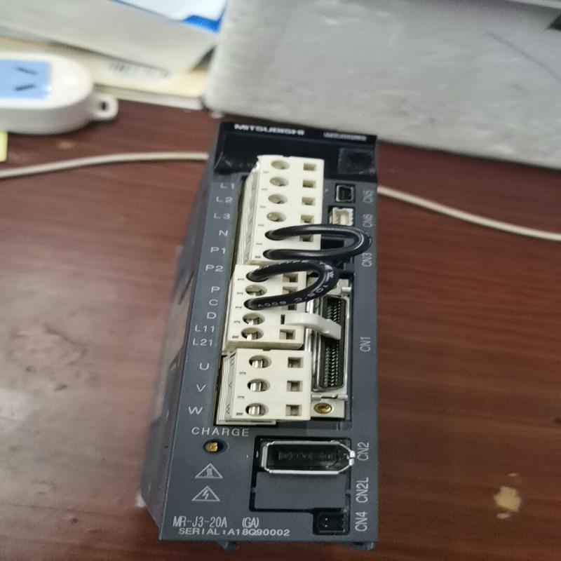 三菱伺服驱动器MR-J3-10AMR-J3-20A，(议价）