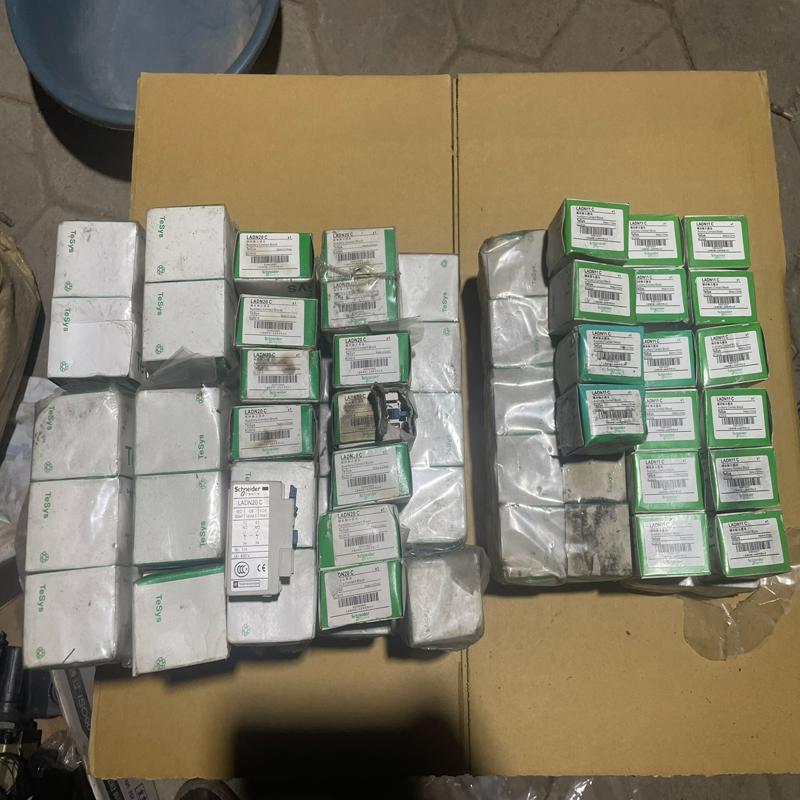 施耐德接触器辅助触点LADN20C的136支(议价）