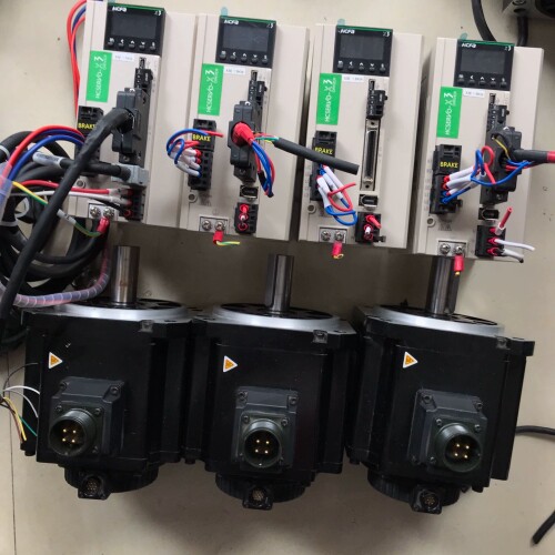 禾川伺服电机1.5kw，SV-X3EA150A-A2，有4套 议价