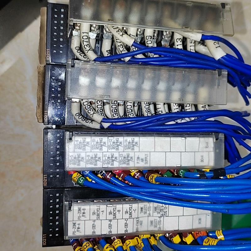 欧姆龙CJ1W-ID211模块，拆机功能完好(议价）