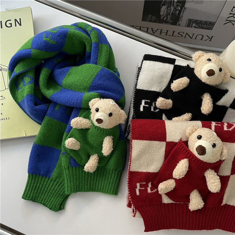 日系玩偶小熊可爱小围巾女秋冬礼物格子保暖针织围脖短款情侣毛线