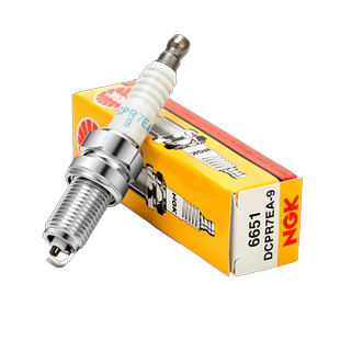 NGK汽车镍合金火花塞 DCPR7EA-9 6651 适用于森雅M80森雅S80森雅