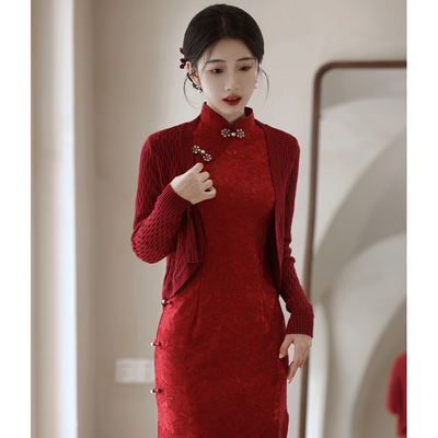 红色针织小开衫外搭旗袍